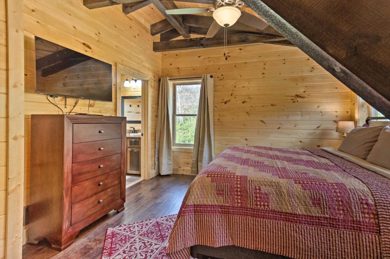 Hilltop Cabin On 5 Acres With Hot Tub And Waterfall! Брайсън Сити Екстериор снимка