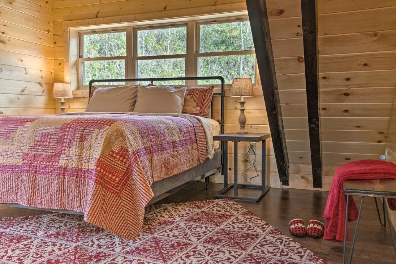 Hilltop Cabin On 5 Acres With Hot Tub And Waterfall! Брайсън Сити Екстериор снимка