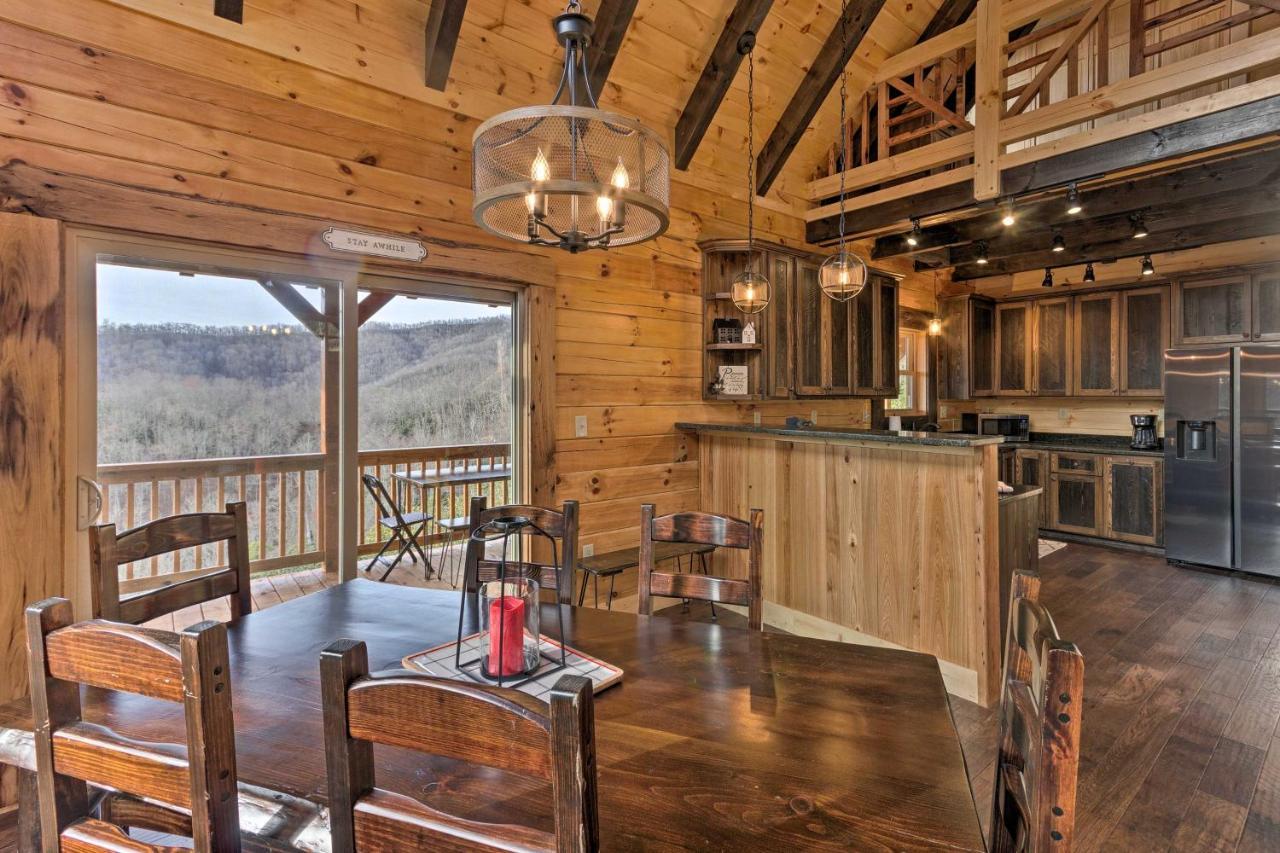 Hilltop Cabin On 5 Acres With Hot Tub And Waterfall! Брайсън Сити Екстериор снимка