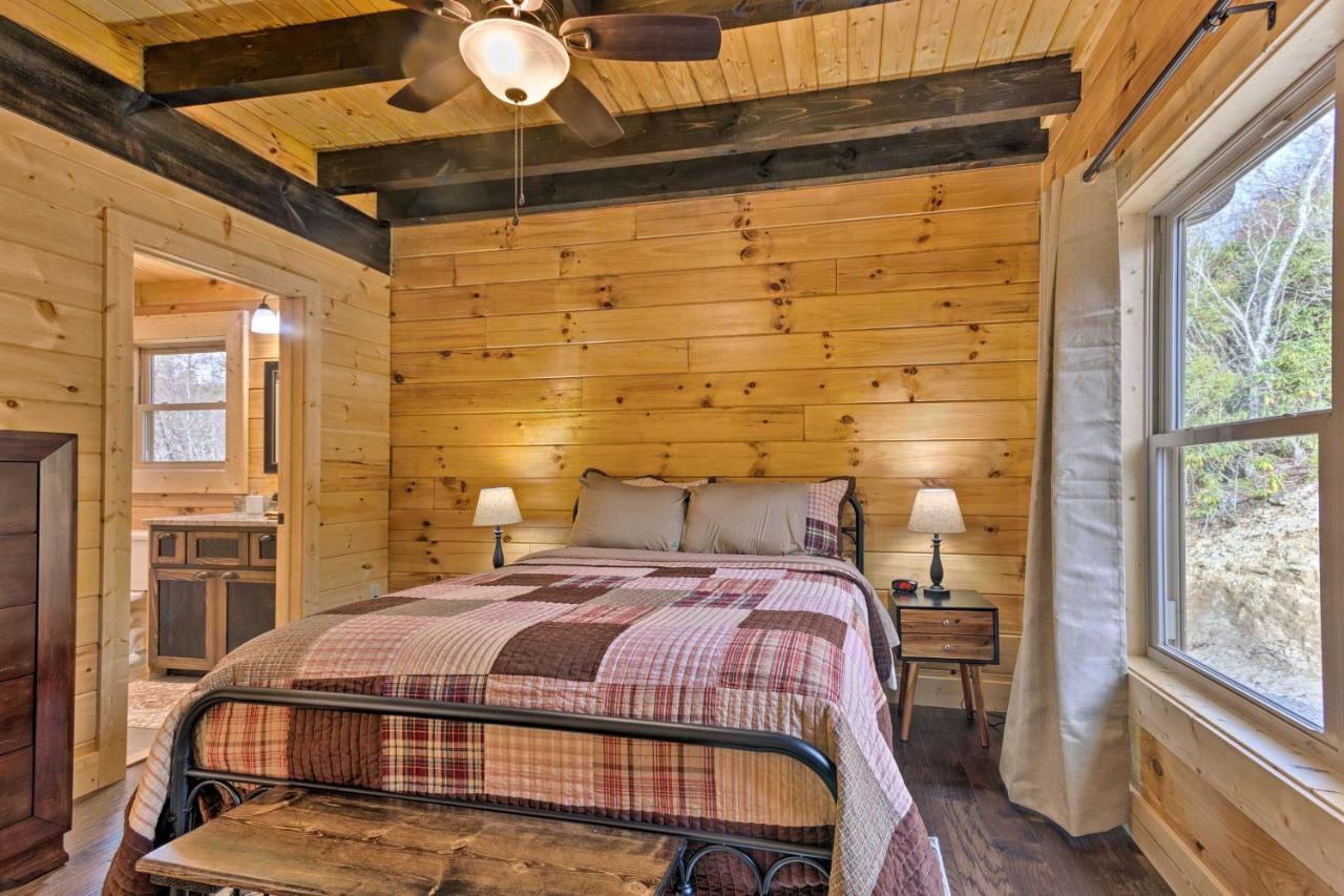 Hilltop Cabin On 5 Acres With Hot Tub And Waterfall! Брайсън Сити Екстериор снимка