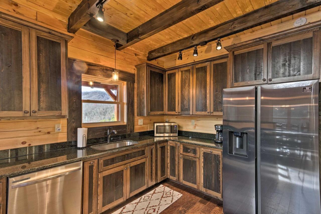 Hilltop Cabin On 5 Acres With Hot Tub And Waterfall! Брайсън Сити Екстериор снимка